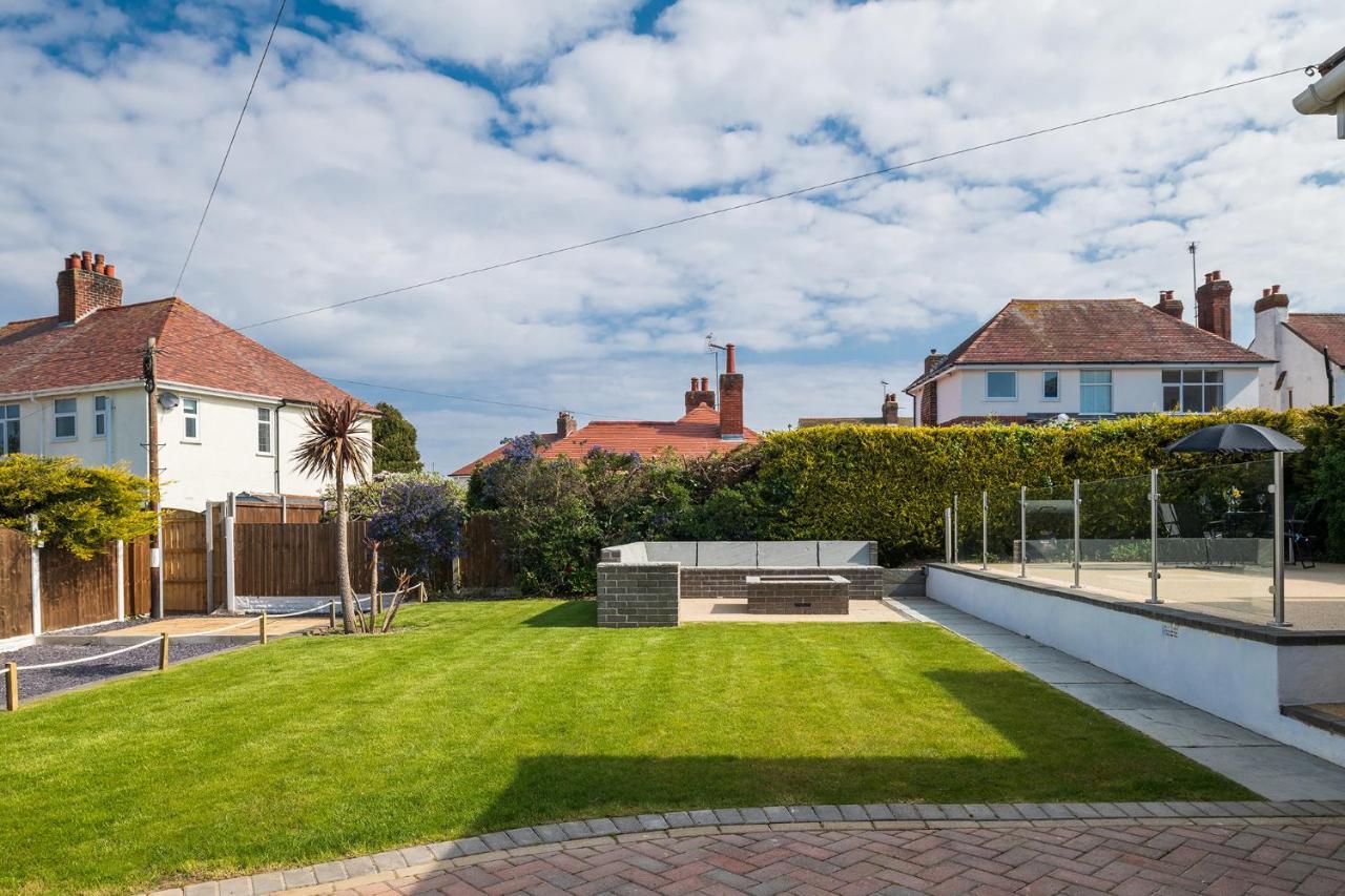 Lovely 3 Bedroom Home In Rhos On Sea Exteriör bild