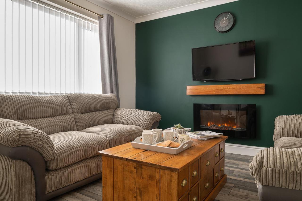 Lovely 3 Bedroom Home In Rhos On Sea Exteriör bild